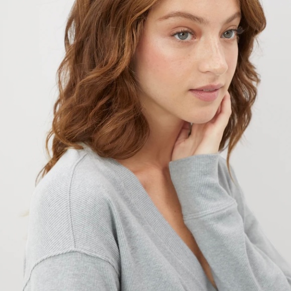 🌥️ Cozy Rib V-Neck Tee | UpWest | Heather Gray | NWT (Size S) - Picture 4 of 5